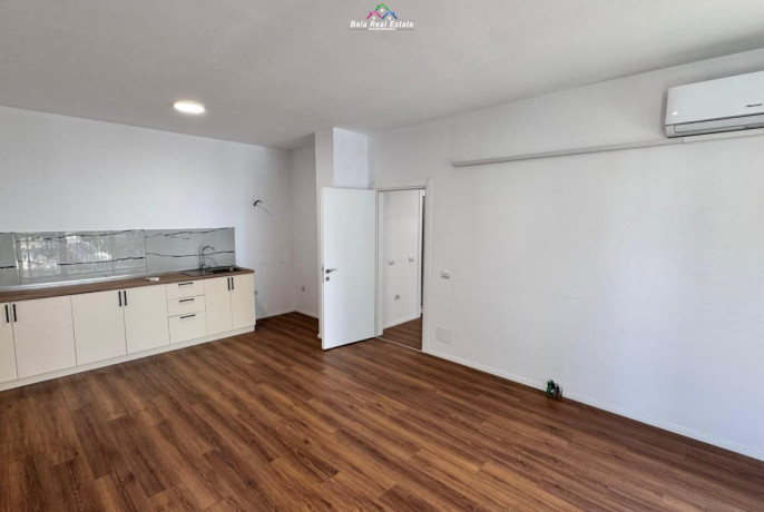 zyre-me-qera-212-tek-fusha-e-aviacionit-id-bz2724-tirane-big-0