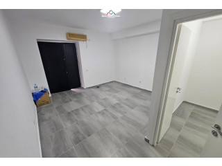 Dyqan Me Qera prane Qendres, qera.