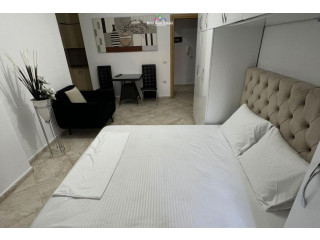 Garsoniere me qera tek Rruga e Barrikadave, qera..