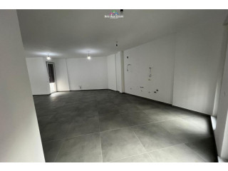 Zyre Me Qera Tek 9-Kateshet (ID BZ2743) Tirane