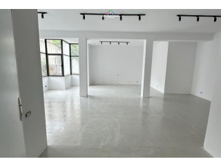 Zyre Me Qera Tek Rruga e Durresit (ID BZ2744) Tirane