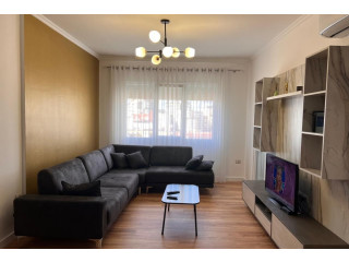 Apartament Me Qera 2+1+2 Tek Pazari i Ri (ID B220605) Tirane