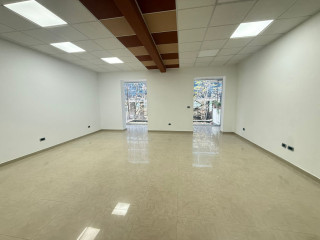 Zyre Me Qera Tek Blloku, qera.,