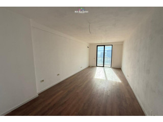 Zyre Me Qera 3+1 Tek Mine Peza (ID BZ2769) Tirane