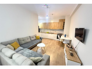 Apartament me qera 1+1+post parkimi prane Shkolles se Kuqe, qera.,.,