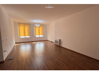 Zyre Me Qera prane Rruges se Elbasanit,qera.,.,