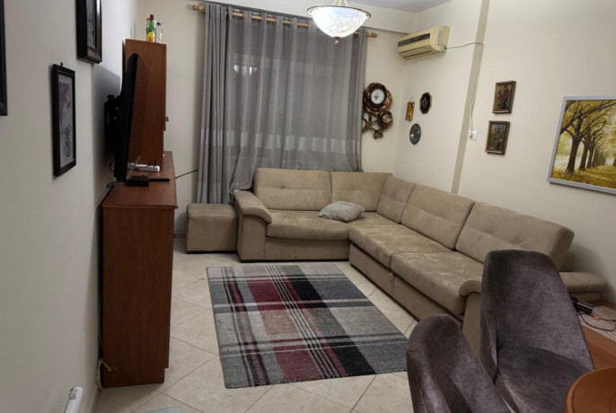 apartament-me-qera-312-tek-bulevardi-zogu-i-pare-qera-big-0