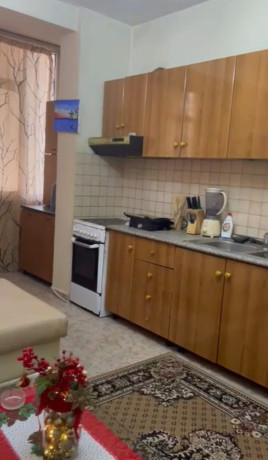 apartament-11-me-qira-rr-kavajes-500-euro-big-1