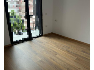 Zyre me qera tek Shkolla e Kuqe ,qera.,.,qera.,.,