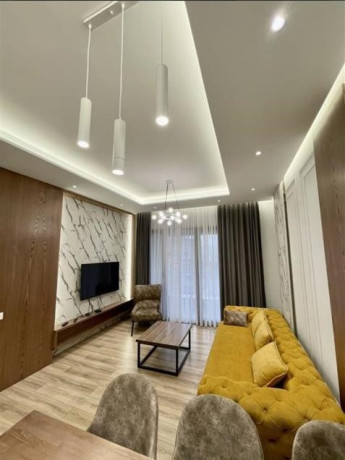 shitet-apartament-21-tek-square-21-id-b120369-tirane-big-0