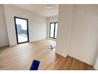 Zyre Me Qera tek Rruga e Barrikadave (ID BZ2787) Tirane