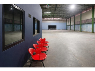 Magazine Me Qera Ne Autostraden Tirane-Durres (ID BM278) Tirane.