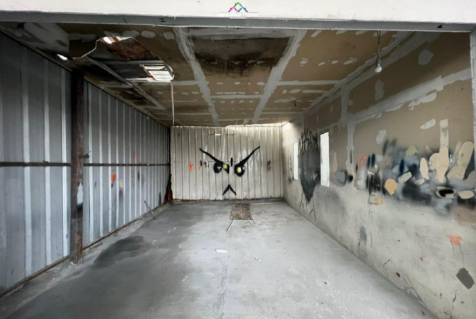 magazine-me-qera-tek-siri-kodra-id-bm282-tirane-big-0