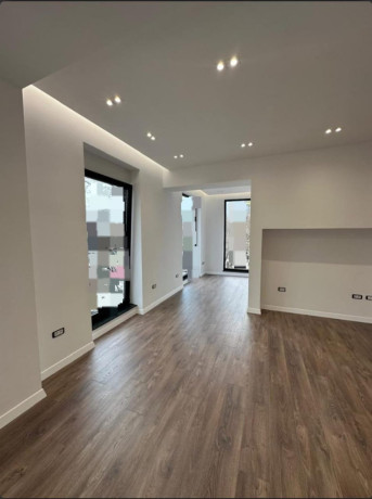 zyre-me-qera-tek-square-21-id-bz2799-tirane-big-0