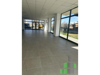 Dyqan Me Qera Tek Rruga E Barrikadave (ID , qera,qera