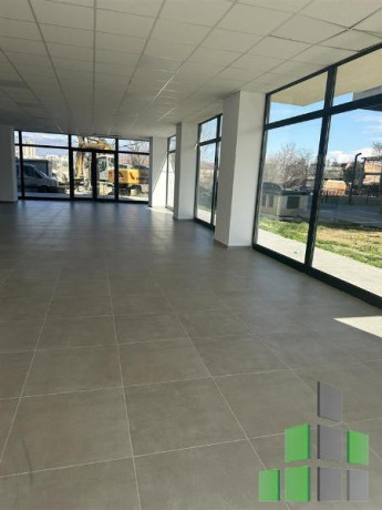 dyqan-me-qera-tek-rruga-e-barrikadave-id-qeraqera-big-0