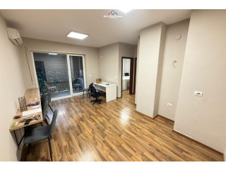 Zyre me qera tek 21 Dhjetori (ID BZ2806) Tirane