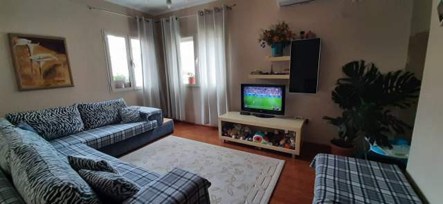 jepet-me-qera-apartament-21-ne-fresk-id-b220611-tirane-big-1