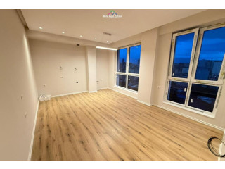 Zyre Me Qera 1+1 Tek Komuna e Parisit (ID BZ2815) Tirane