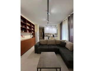 Shitet Apartament 1+1 Prane Shkolles Se Baletit (ID B110240) Tirane