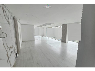 Zyre/Dyqan Me Qera prane 21 Dhjetorit ( ID BZ2818) Tirane