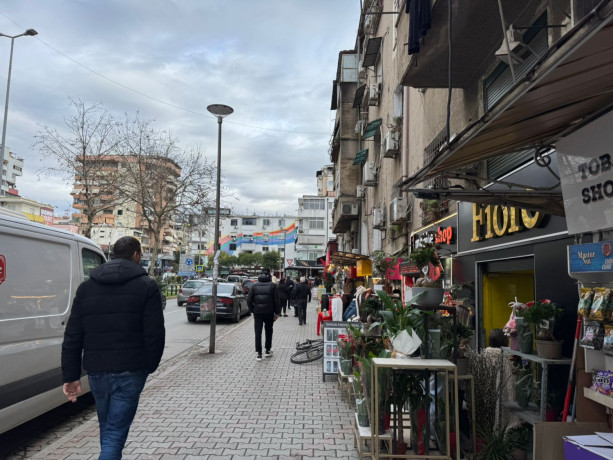 jepet-me-qera-dyqan-tek-sheshi-willson-tirane-big-2