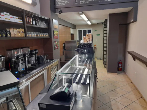 dyqan-me-qera-tek-rruga-e-dibres-id-qera-qera-qera-big-0