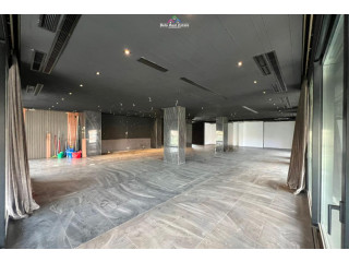 Zyre Me Qera Tek Stadiumi Dinamo (ID BZ2828) Tirane