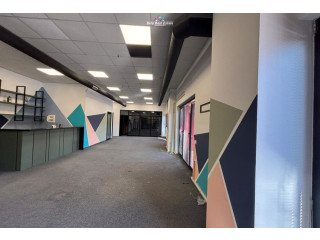 Zyre Me Qera Tek Farmacia 10 (ID BZ2129) Tirane