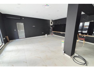 Dyqan Me Qera Tek Ish Ekspozita ( ID BD21810) Tirane