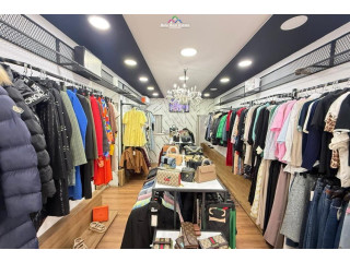 Shitje Biznesi Butik Rrobash Tek 21 Dhjetori (ID BSHB168) Tirane