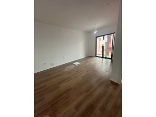 Zyre Me Qera 1+1 Tek Rruga e Kavajes ( ID BZ2846) Tirane