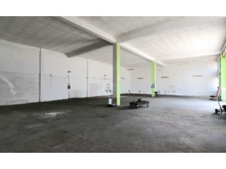 Magazine Me Qera Ne Autostraden Tirane- Durres ( ID BM311) Tirane