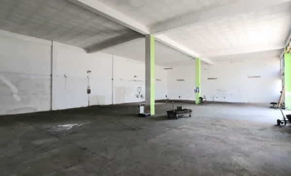 magazine-me-qera-ne-autostraden-tirane-durres-id-bm311-tirane-big-0