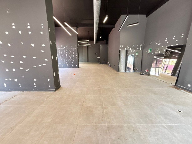 dyqan-me-qera-tek-rruga-e-barrikadave-id-bd21825-tirane-big-0