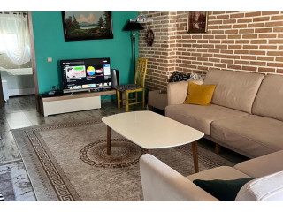 Apartament Me Qera 2+1 tek Komuna e Parisit (ID ,qeraqeraqeraqera,idididi