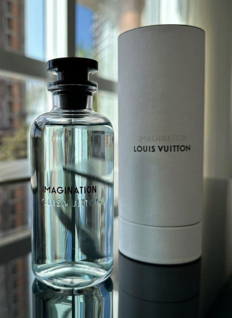 furnizim-me-shumice-i-parfumeve-cantave-kepuceve-dhe-veshjeve-louis-vuitton-big-1