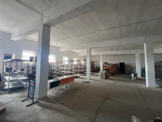 Magazine Me Qera Ne Tufine (ID BM317) Tirane