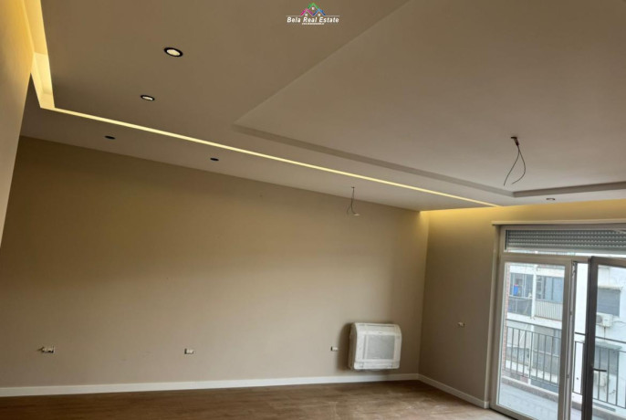 zyre-me-qera-21-tek-5-maji-id-bz2882-tirane-big-0