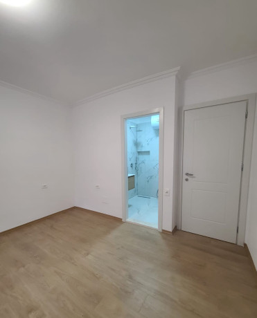 zyre-me-qera-21-ne-qender-id-bz2884-tirane-big-0