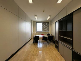 Zyre Me Qera Prane Rruges Se Elbasanit ( ID BZ2885) Tirane