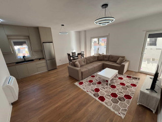 Apartament Me Qera 2+1 Ne Xhamllik ( ID , qeraaaaaaaaa