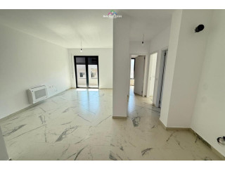 Zyre Me Qera 2+1 Tek Stacioni i Trenit (ID BZ2889) Tirane