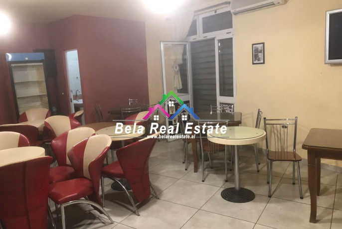 lokal-me-qera-tek-zogu-i-zi-qeraqeraqeraaididididididid-big-0