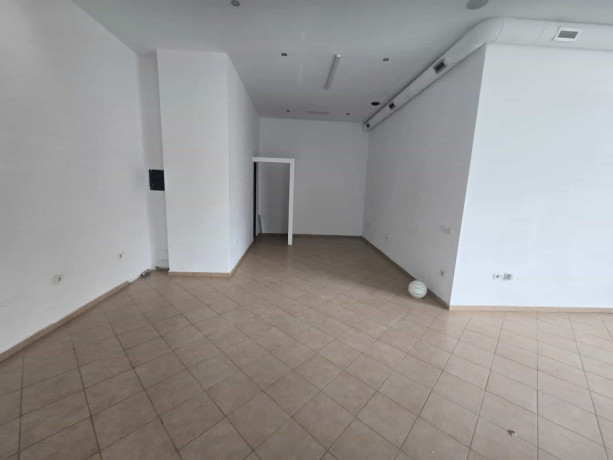 dyqan-me-qera-tek-bulevardi-zogu-i-pare-id-bz232-tirane-big-0