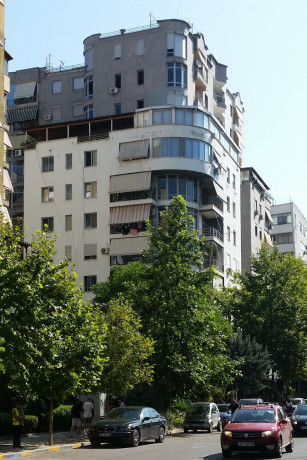 okazion-zyre-me-qera-70m2-11-ne-rrugen-e-kavajes-tirane-big-3