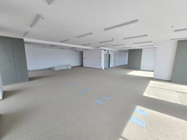 zyre-me-qera-tek-downtown-id-bz2905-tirane-big-0