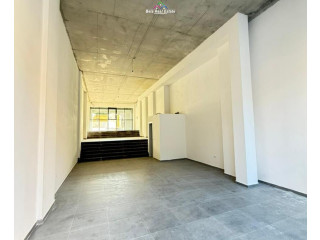 Dyqan me qera tek Rruga e Barrikadave (ID BD21865) Tirane