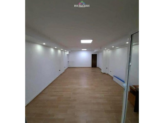 Dyqan Me Qera Tek ish Ekspozita (ID ,qeraqeraqeraididididiidididid