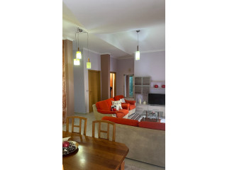 Vile Me Qera 3+1 Tek Komuna e Parisit (ID BV22604) Tirane